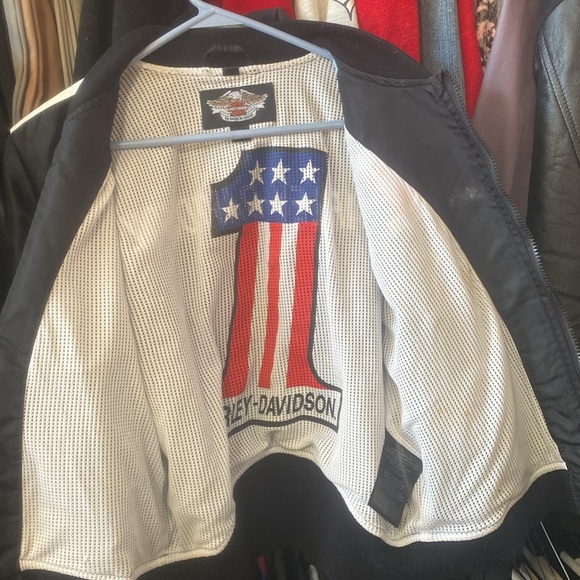 Women’s nice satin crop Harley Davidson motorcycle jacket never worn S - Picture 2 of 4